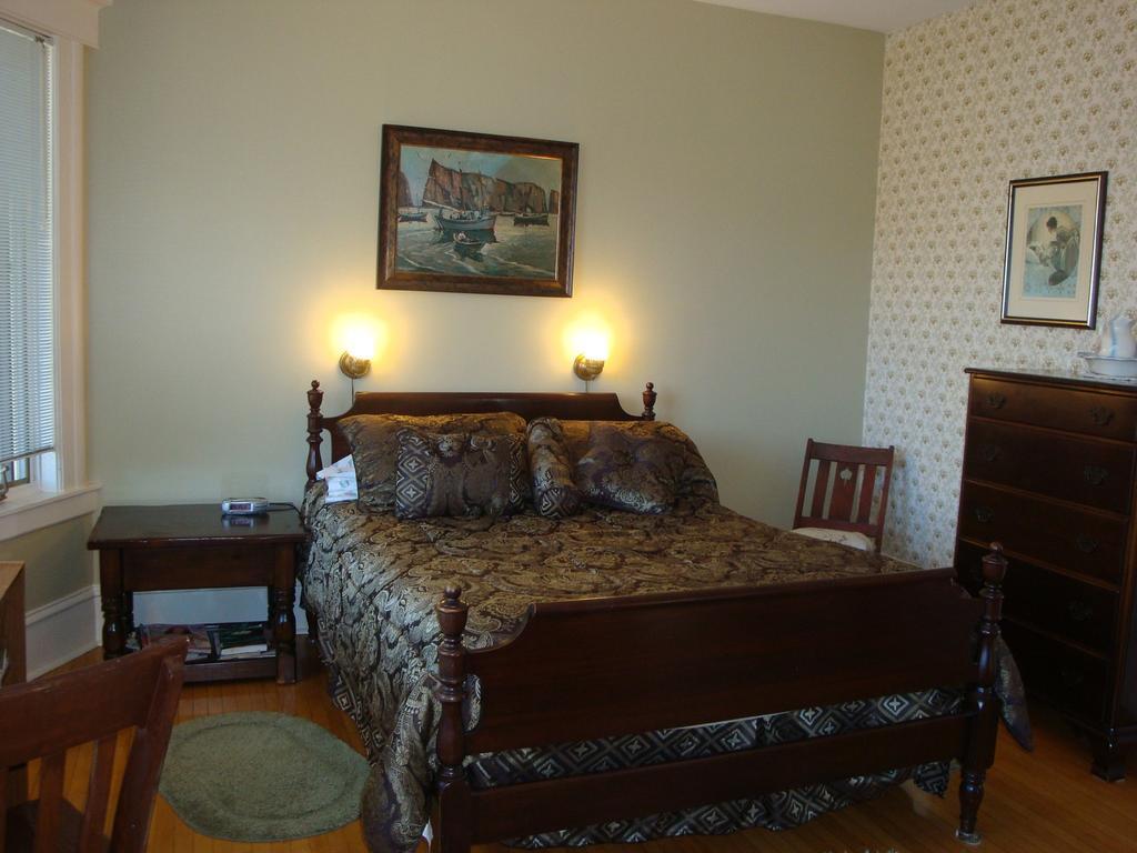 Downtown Bed & Breakfast มองก์ตัน ภายนอก รูปภาพ