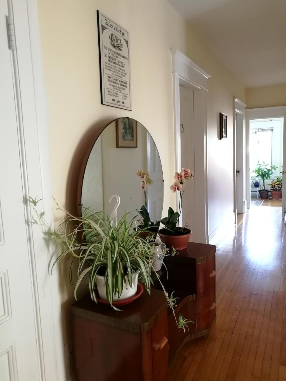 Downtown Bed & Breakfast มองก์ตัน ภายนอก รูปภาพ